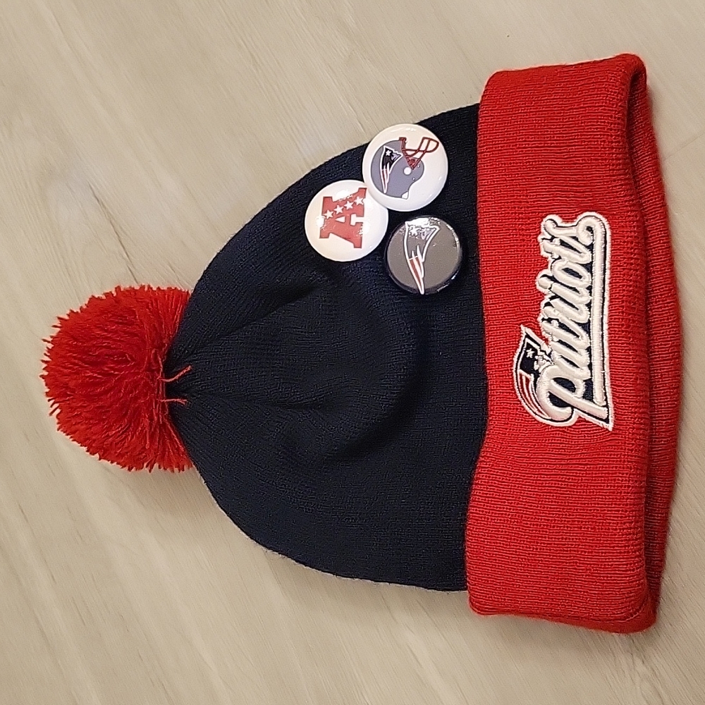 NFL NewEra New England Patriots Beanie with 3 Pin Buttons
